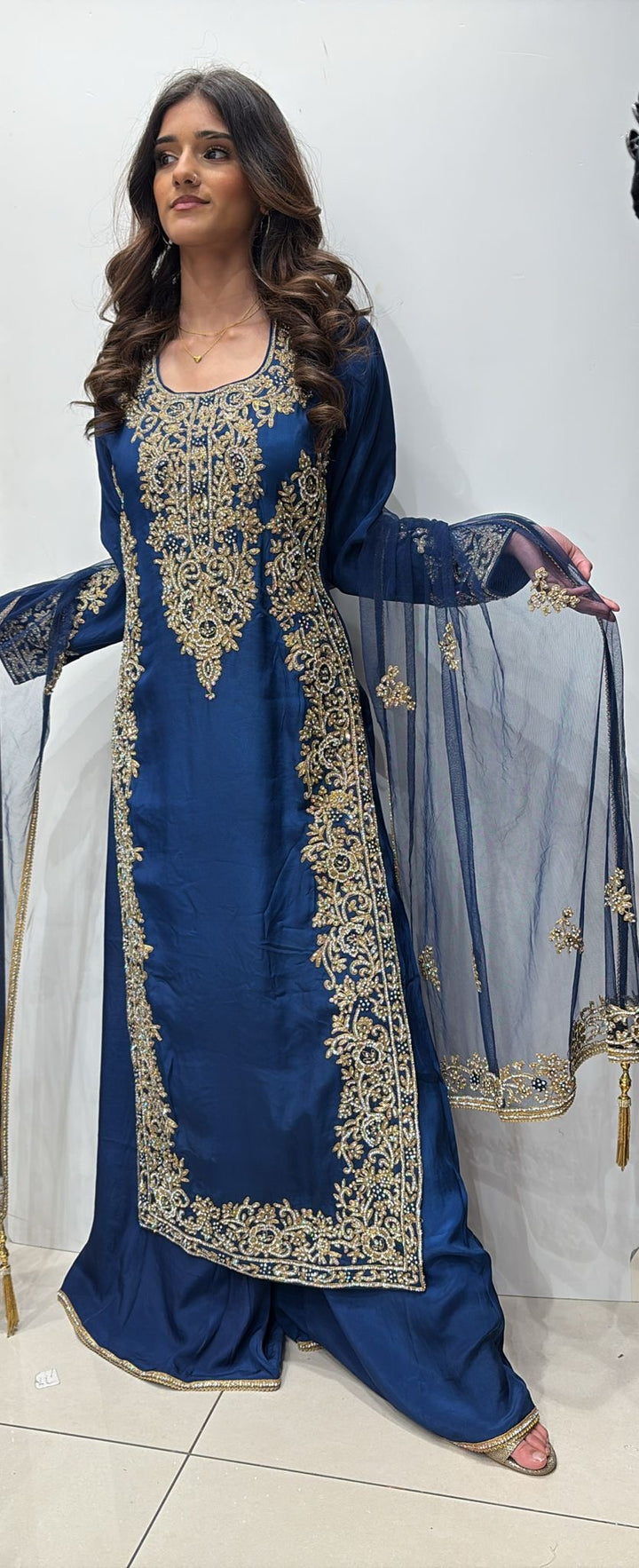 HEAVY EMBROIDERED SILK 3 PIECE SUIT 0191E