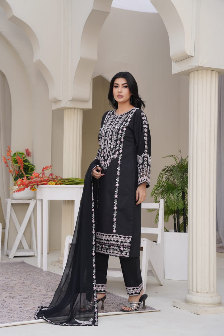 1172A - Black Embroidered Linen 3 Piece suit