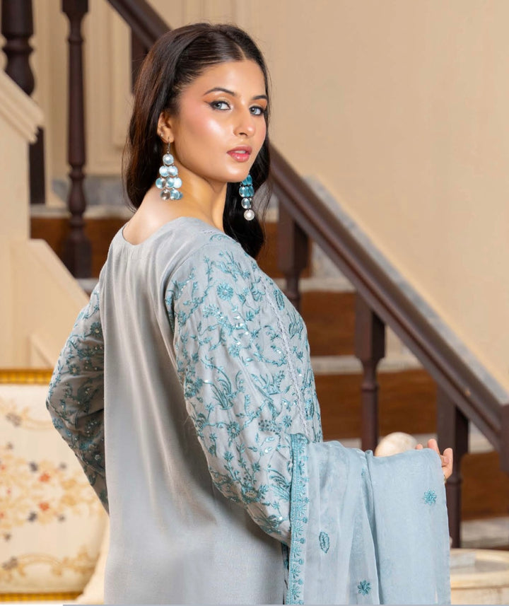 Zk06 - Safoora Embroidered Karandi 3 Piece suit