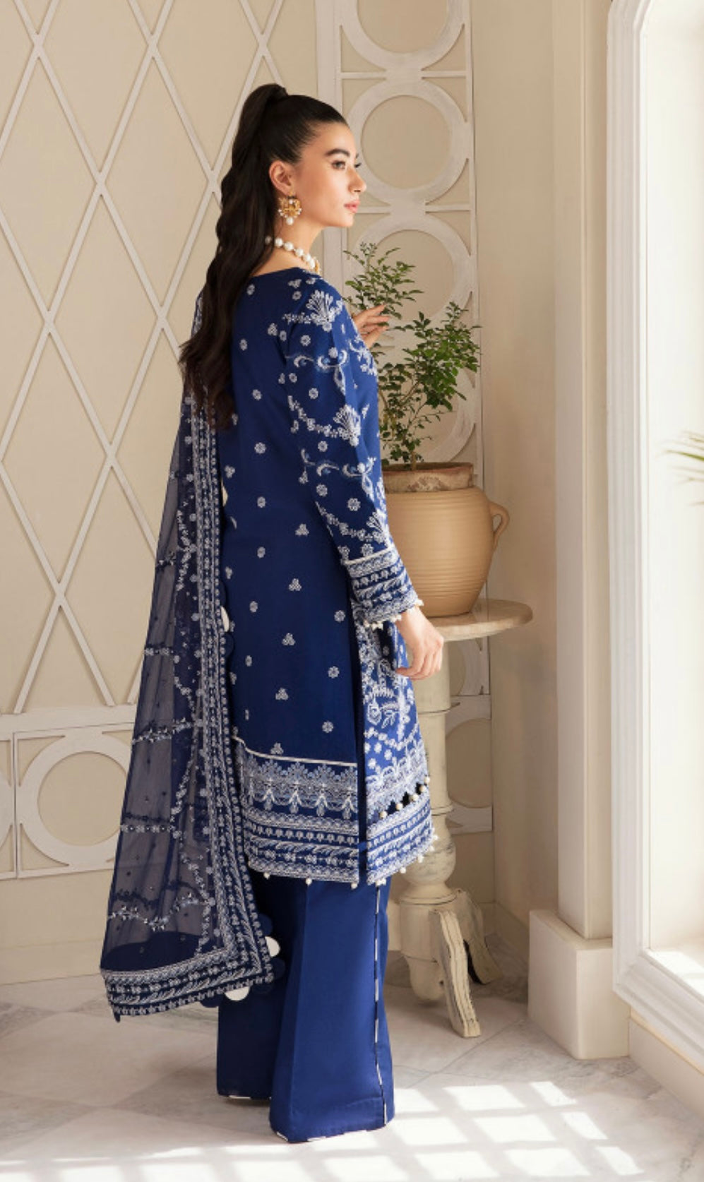 GULAAL EMBROIDERED LUXURY LAWN UNSTITCHED SUIT Zamayal 01