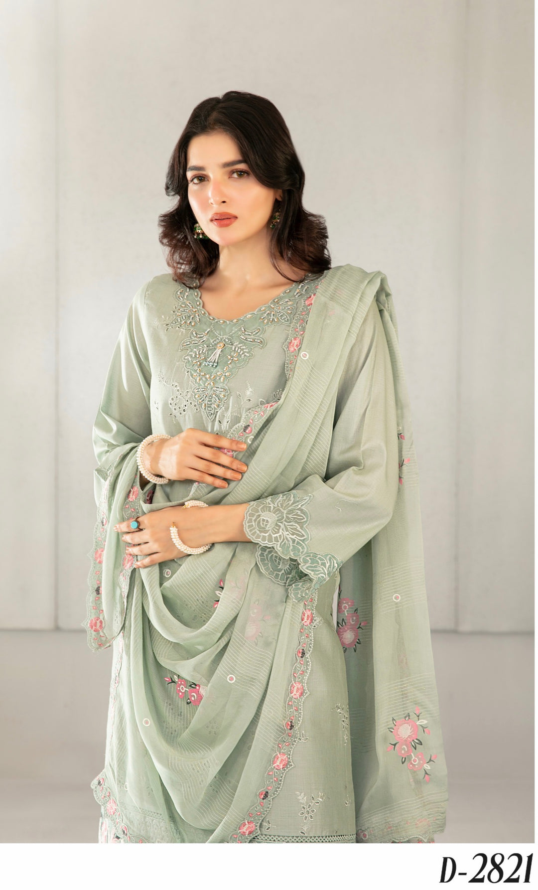D-2821 - AZKA Embroidered Lawn 3 Piece suit
