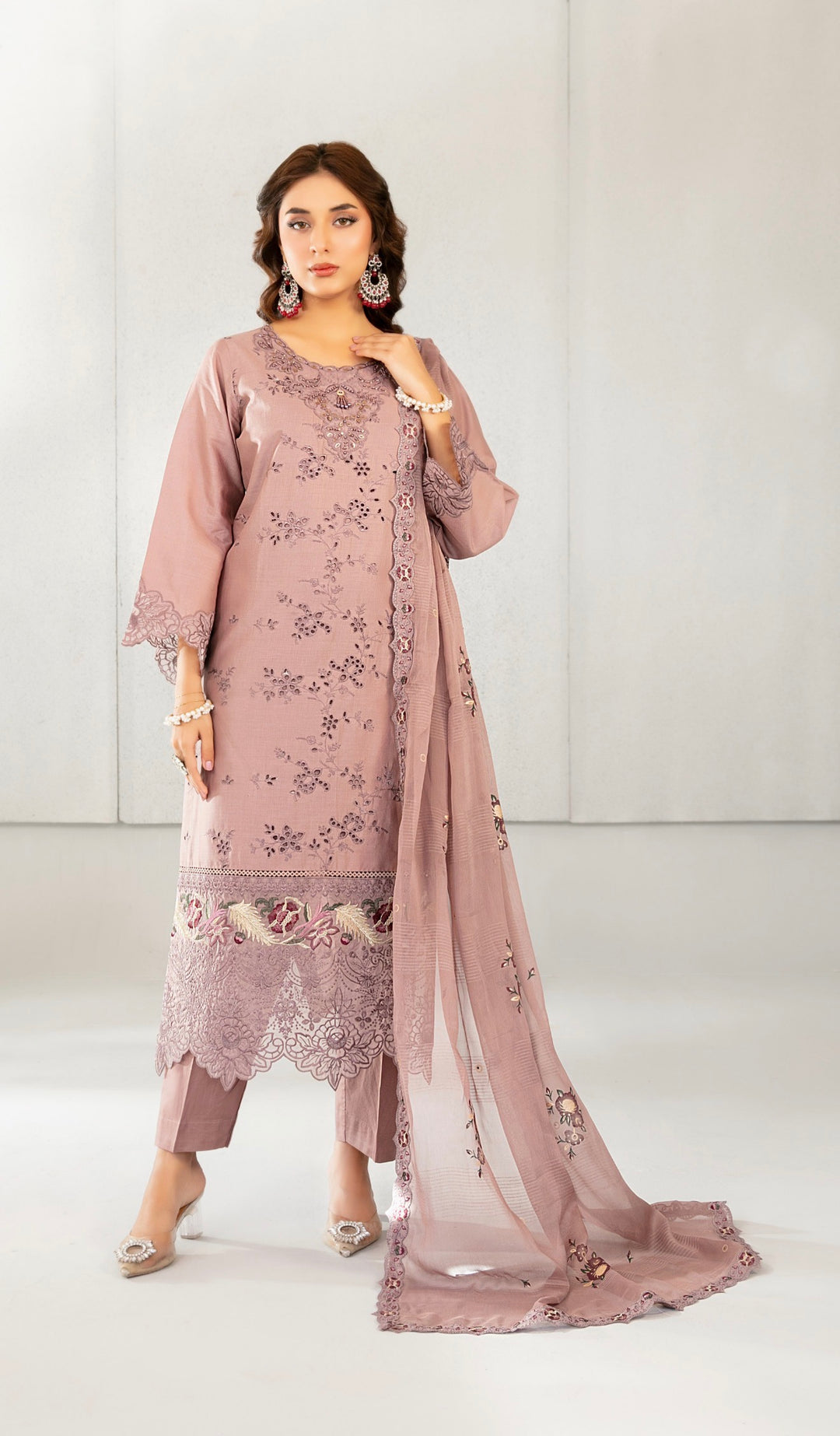 D-2823 - AZKA Embroidered Lawn 3 Piece suit