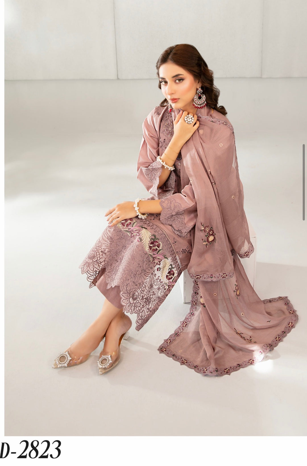 D-2823 - AZKA Embroidered Lawn 3 Piece suit
