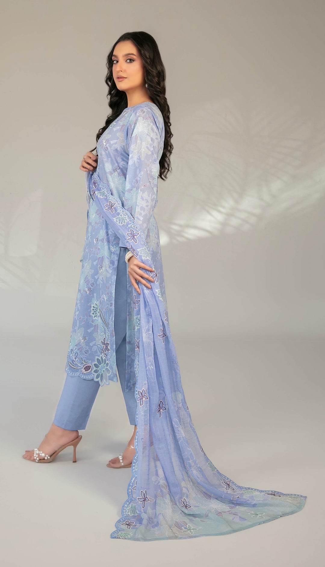 D-2908 - CASCA Embroidered Lawn 3 Piece suit