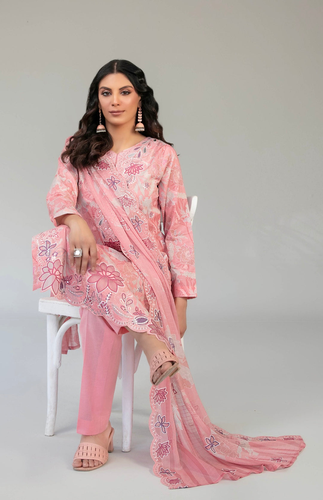 D-2909 - CASCA Embroidered Lawn 3 Piece suit