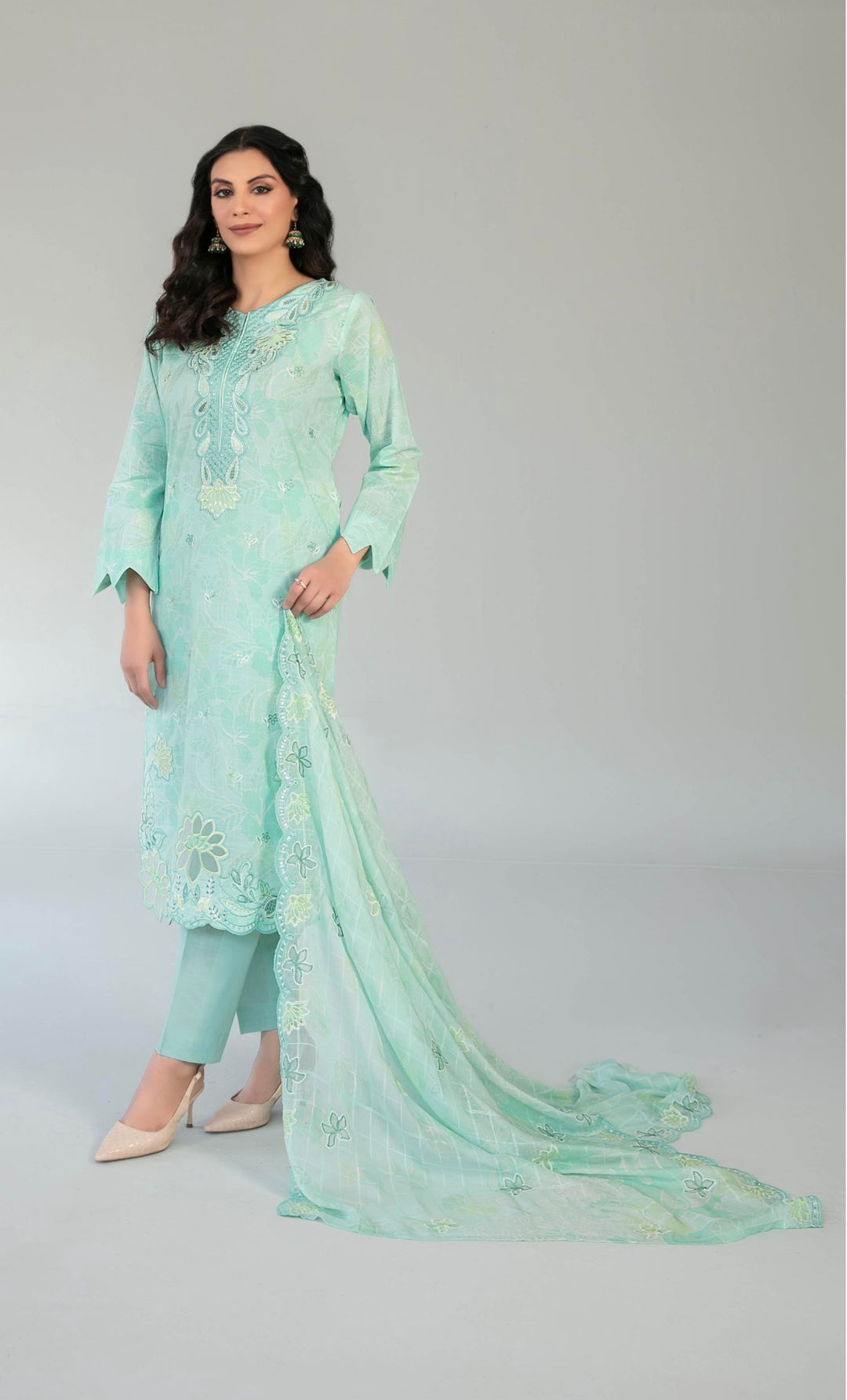 D-2910 - CASCA Embroidered Lawn 3 Piece suit