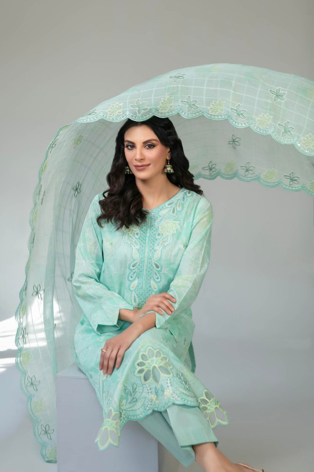 D-2910 - CASCA Embroidered Lawn 3 Piece suit