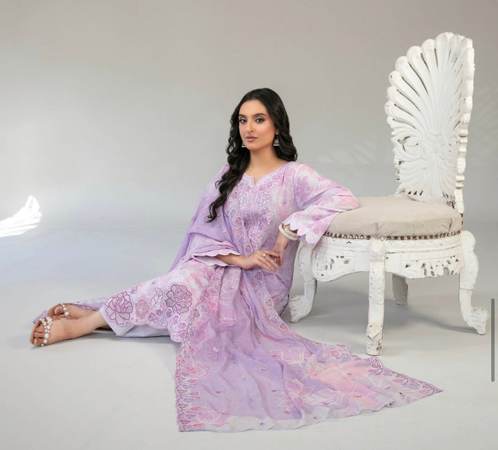 D-2912 - CASCA Embroidered Lawn 3 Piece suit
