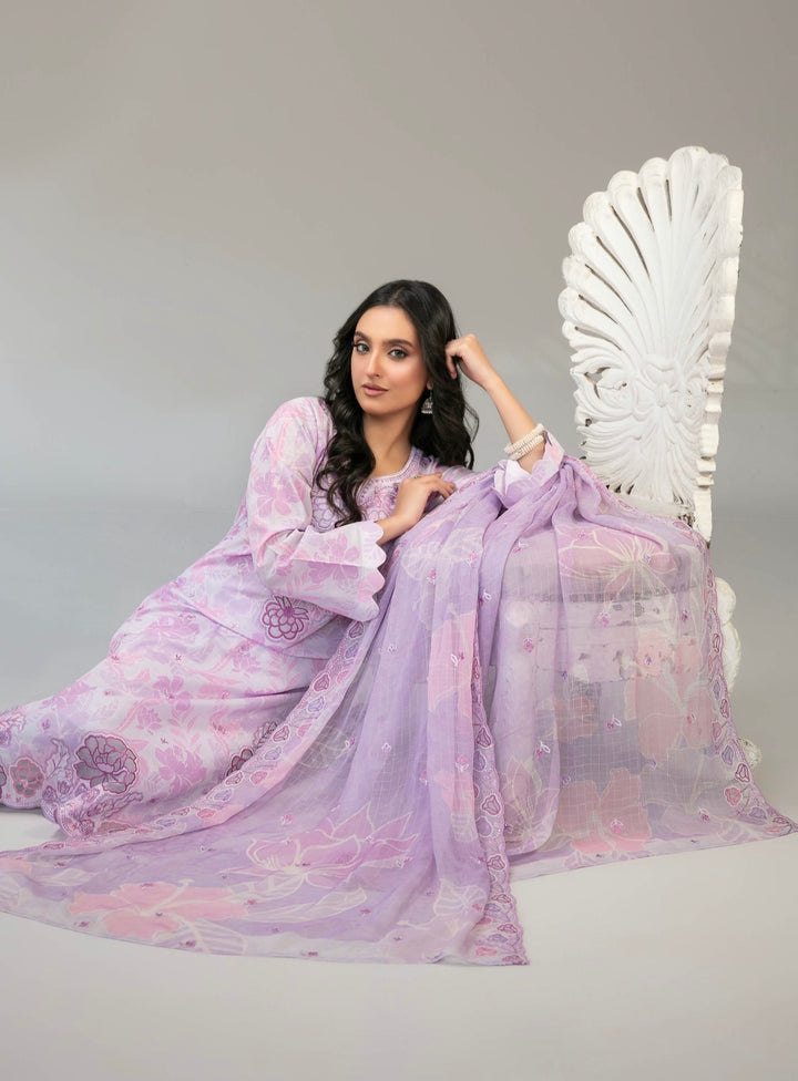 D-2912 - CASCA Embroidered Lawn 3 Piece suit