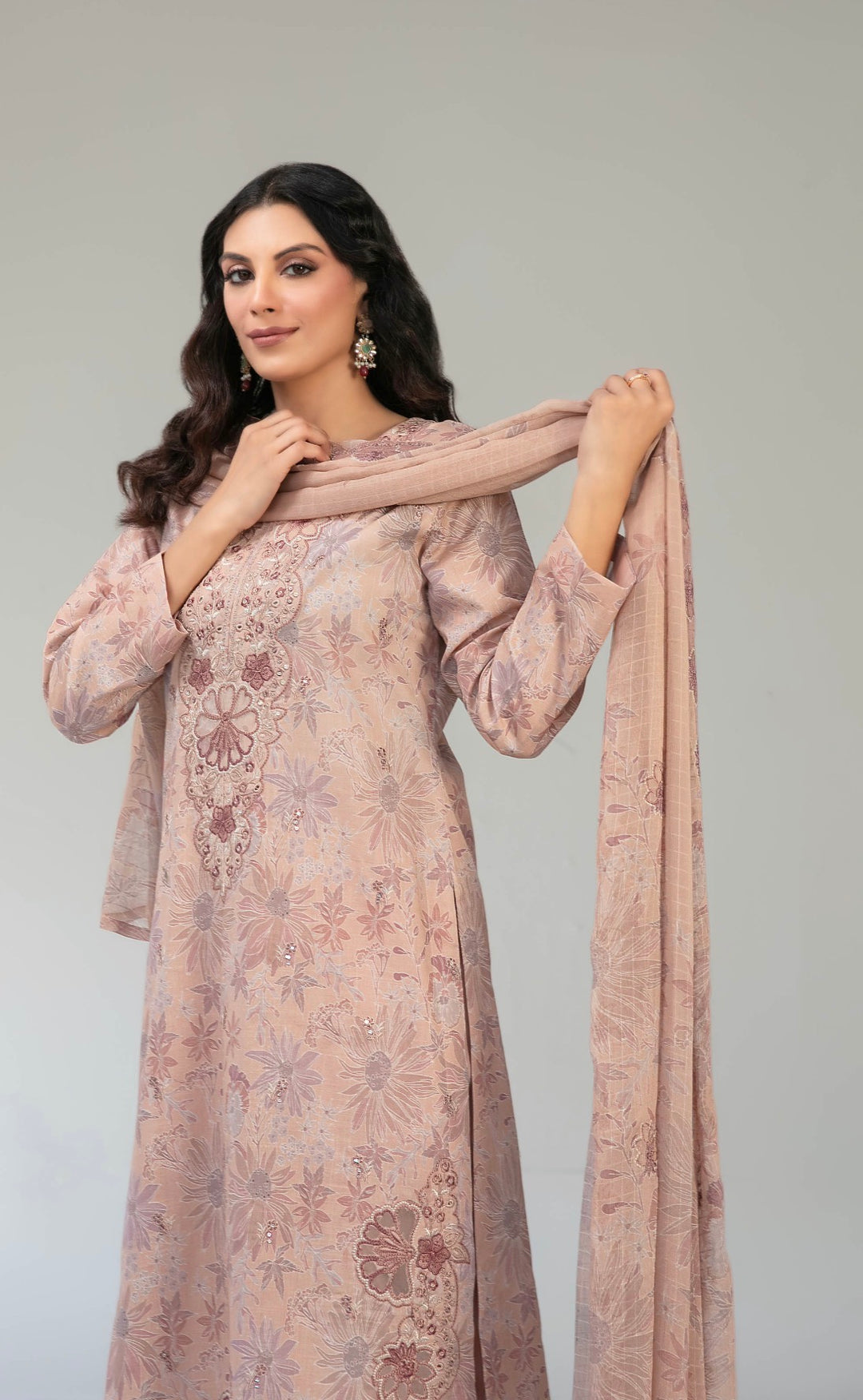 D-2913 - CASCA Embroidered Lawn 3 Piece suit