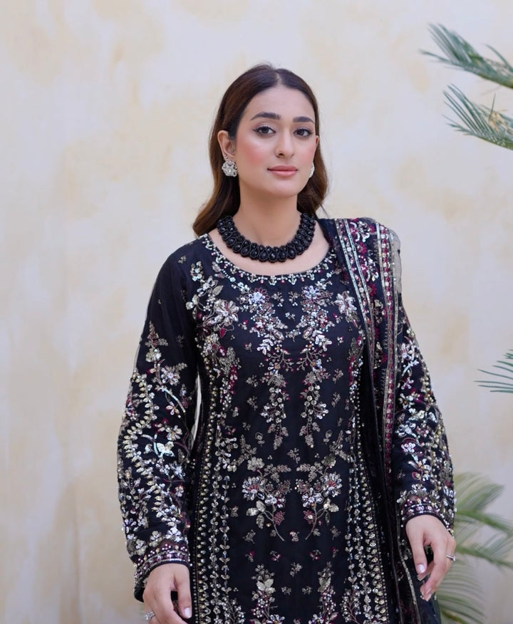 BLACK EMBROIDERED & EMBELLDHED 3 PIECE SUIT 349D