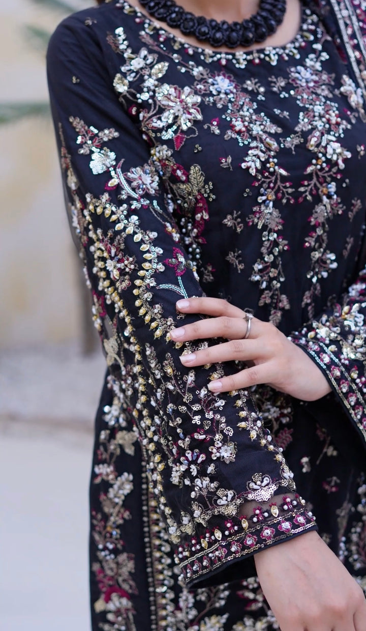 BLACK EMBROIDERED & EMBELLDHED 3 PIECE SUIT 349D