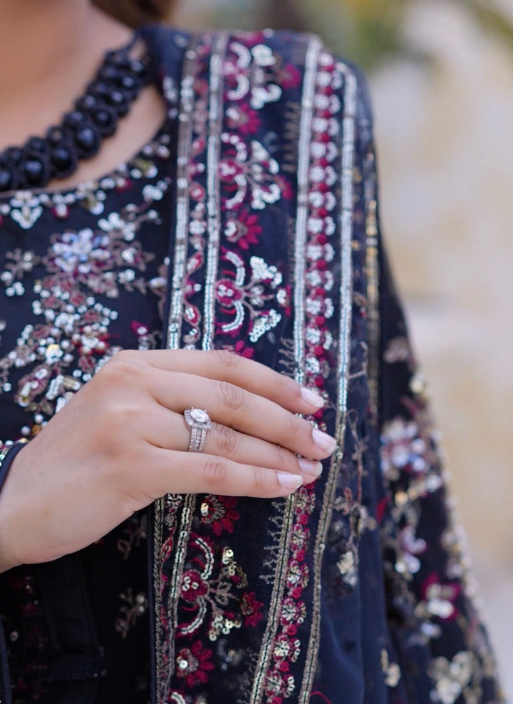BLACK EMBROIDERED & EMBELLDHED 3 PIECE SUIT 349D
