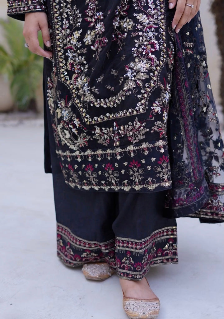 BLACK EMBROIDERED & EMBELLDHED 3 PIECE SUIT 349D
