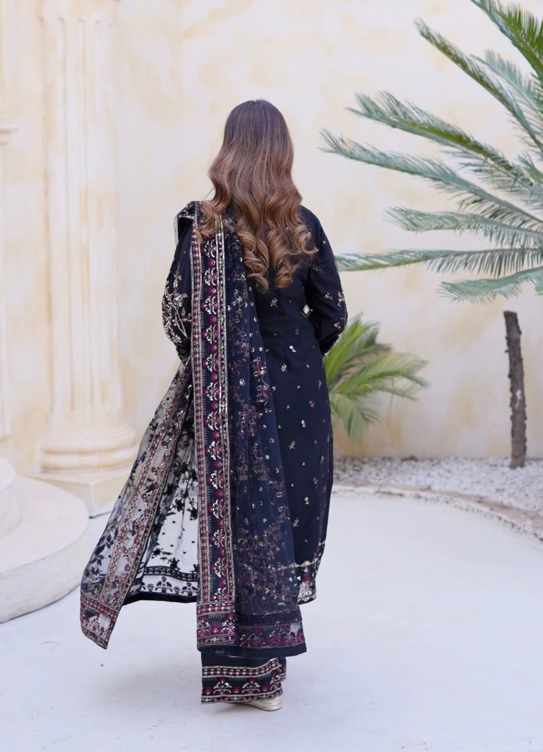 BLACK EMBROIDERED & EMBELLDHED 3 PIECE SUIT 349D