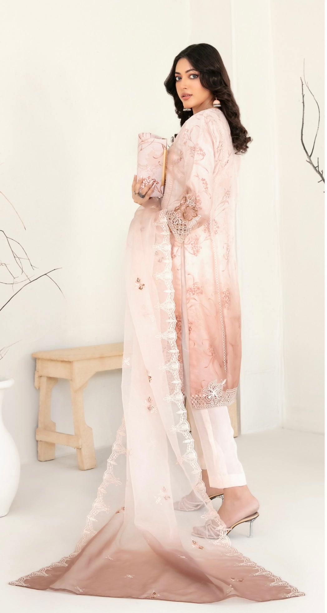 D-2221 MULAN EMBROIDERED ORGANZA SUIT WITH CLUTCH