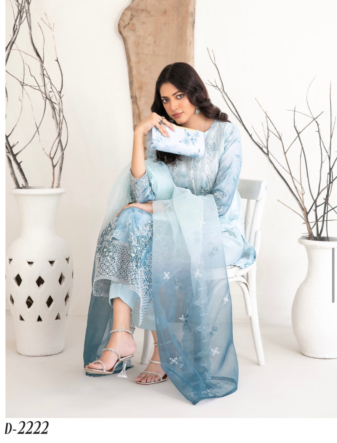 D-2222 MULAN EMBROIDERED ORGANZA SUIT WITH CLUTCH