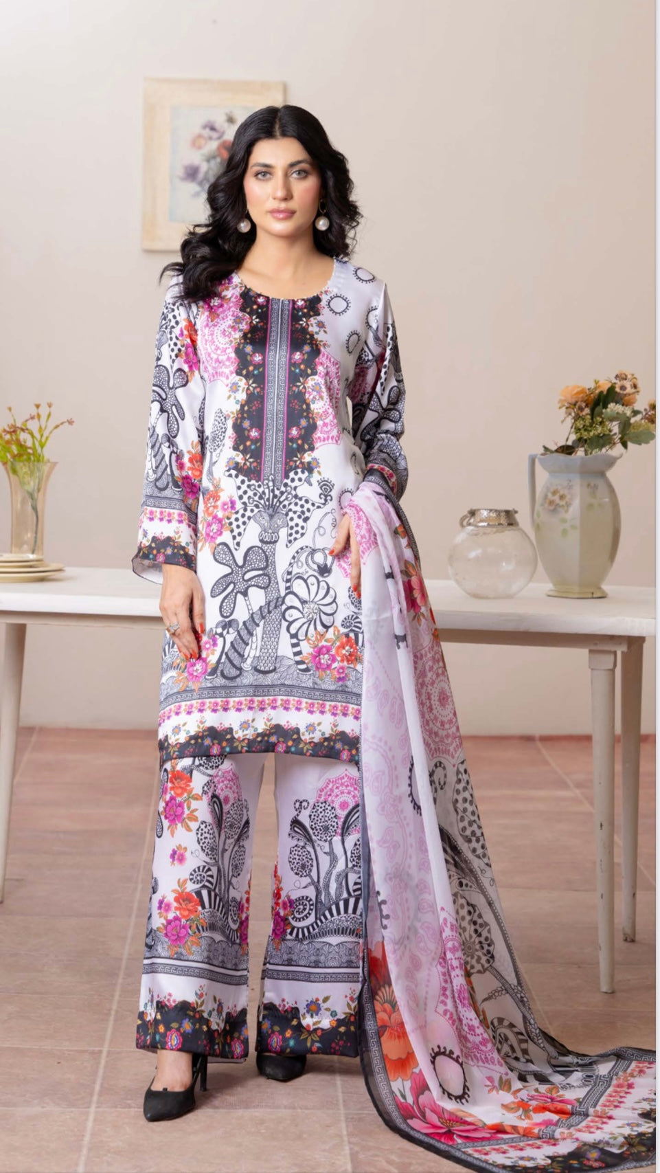 TSH05- EMBELLISHED SILK PRINT 3 PIECE SUIT