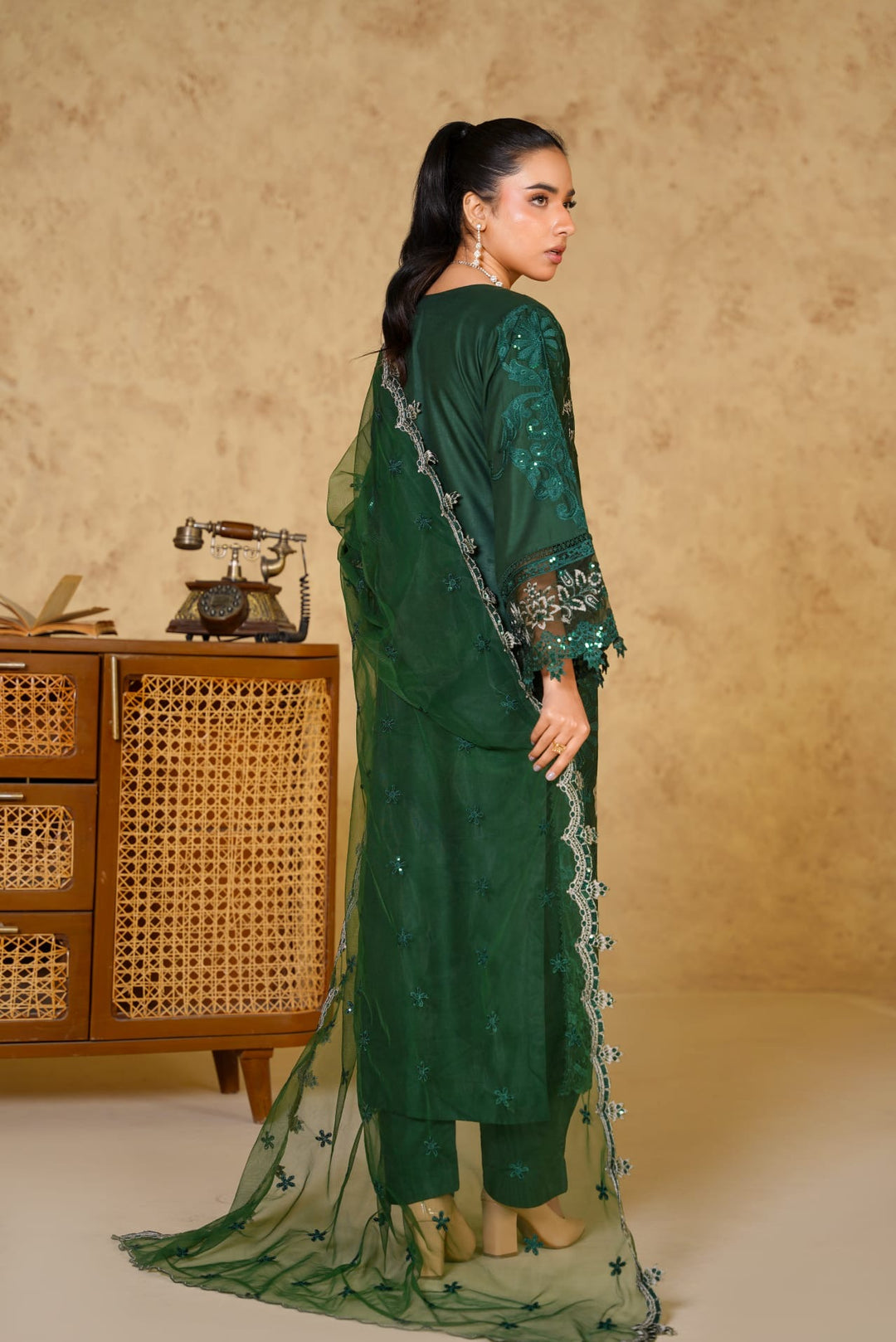 1149B - Green Embroidered Linen 3 Piece suit