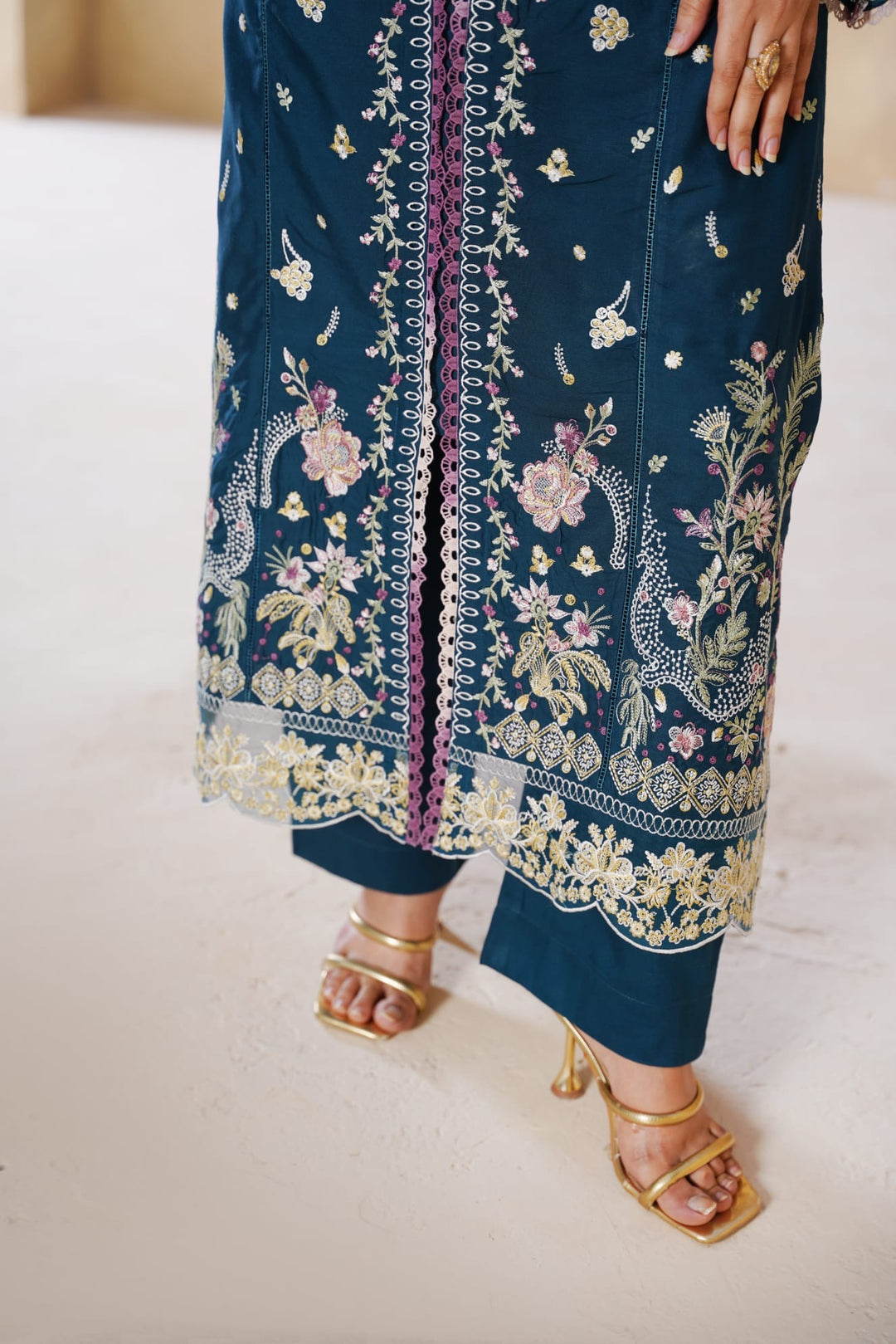 1168A  - Teal Embroidered Linen 3 Piece suit