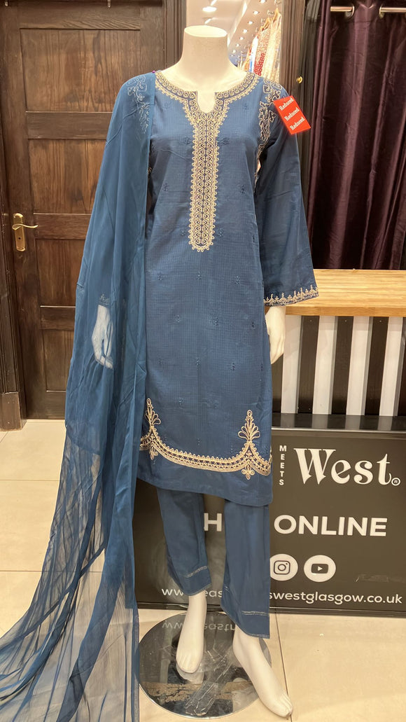 Embroidered 3 piece suit 96D