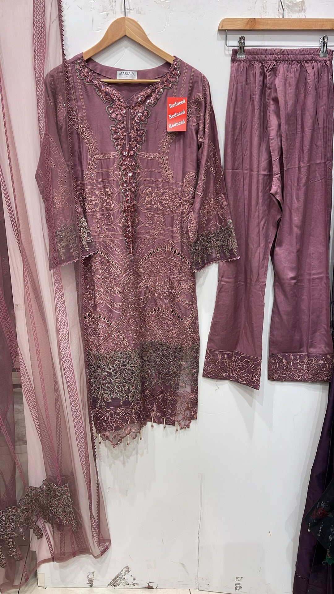 1173B - Pink Embroidered Linen 3 Piece suit