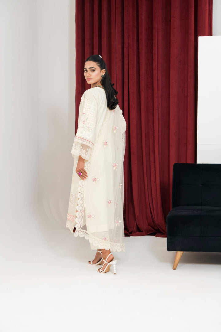 1163B - Ivory Embroidered Linen 3 Piece suit