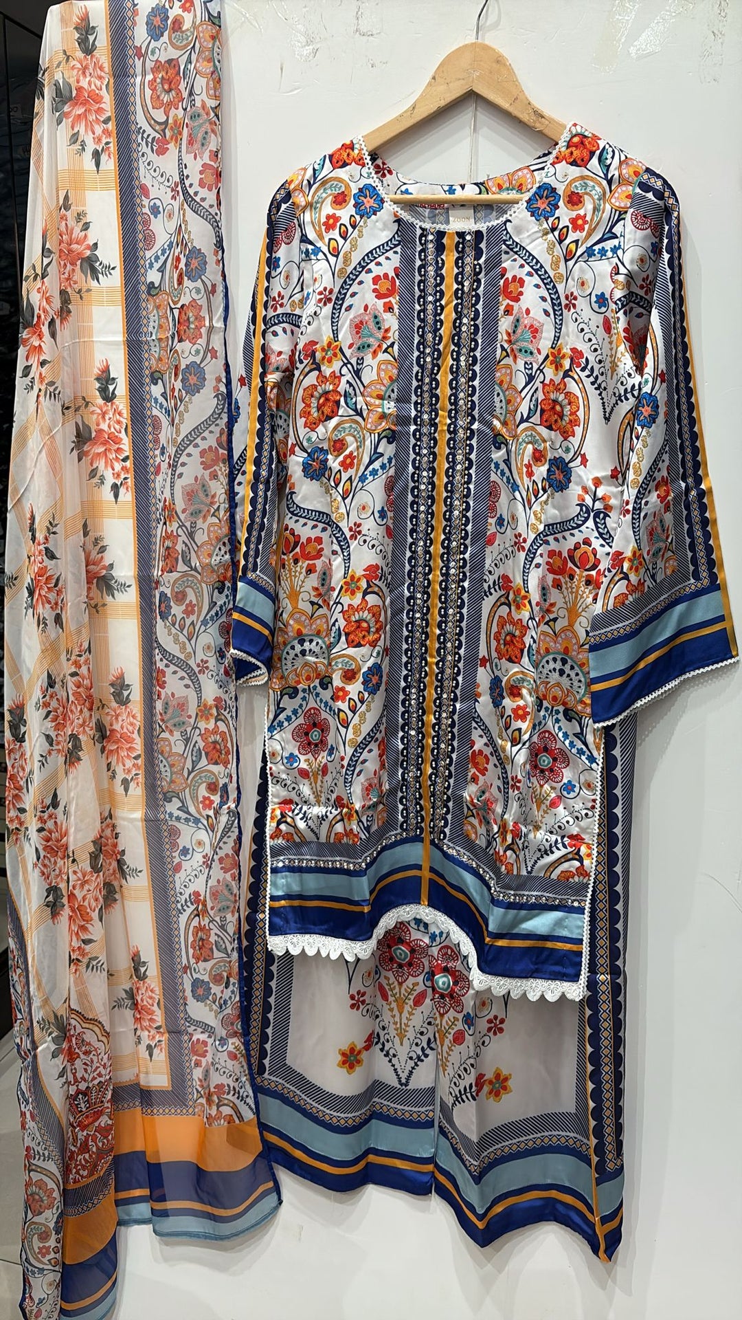 TSH08- EMBELLISHED SILK PRINT 3 PIECE SUIT