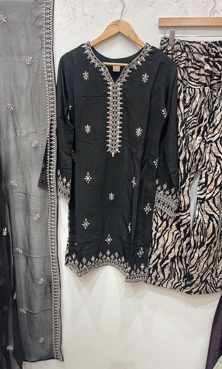 2004A Black Viscose Embroidered Pakistani Shalwar Suit - East meets west clothing 