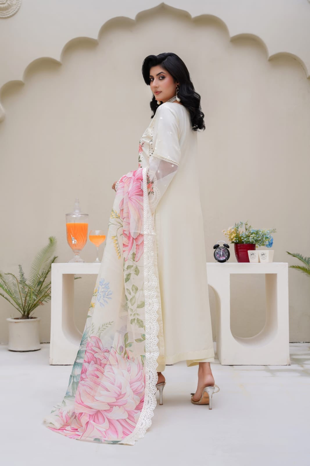 1146A - Embroidered Linen 3 Piece suit