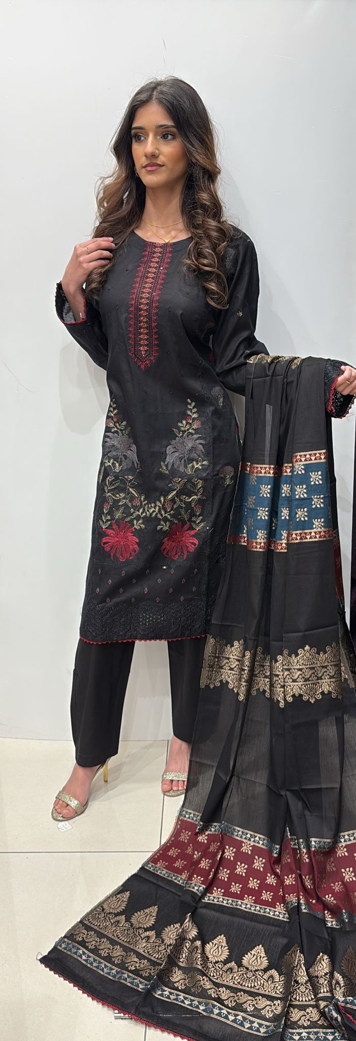 GBR03 - BLACK EMBROIDERED COTTON SUIT JACQUARD DUPATTA