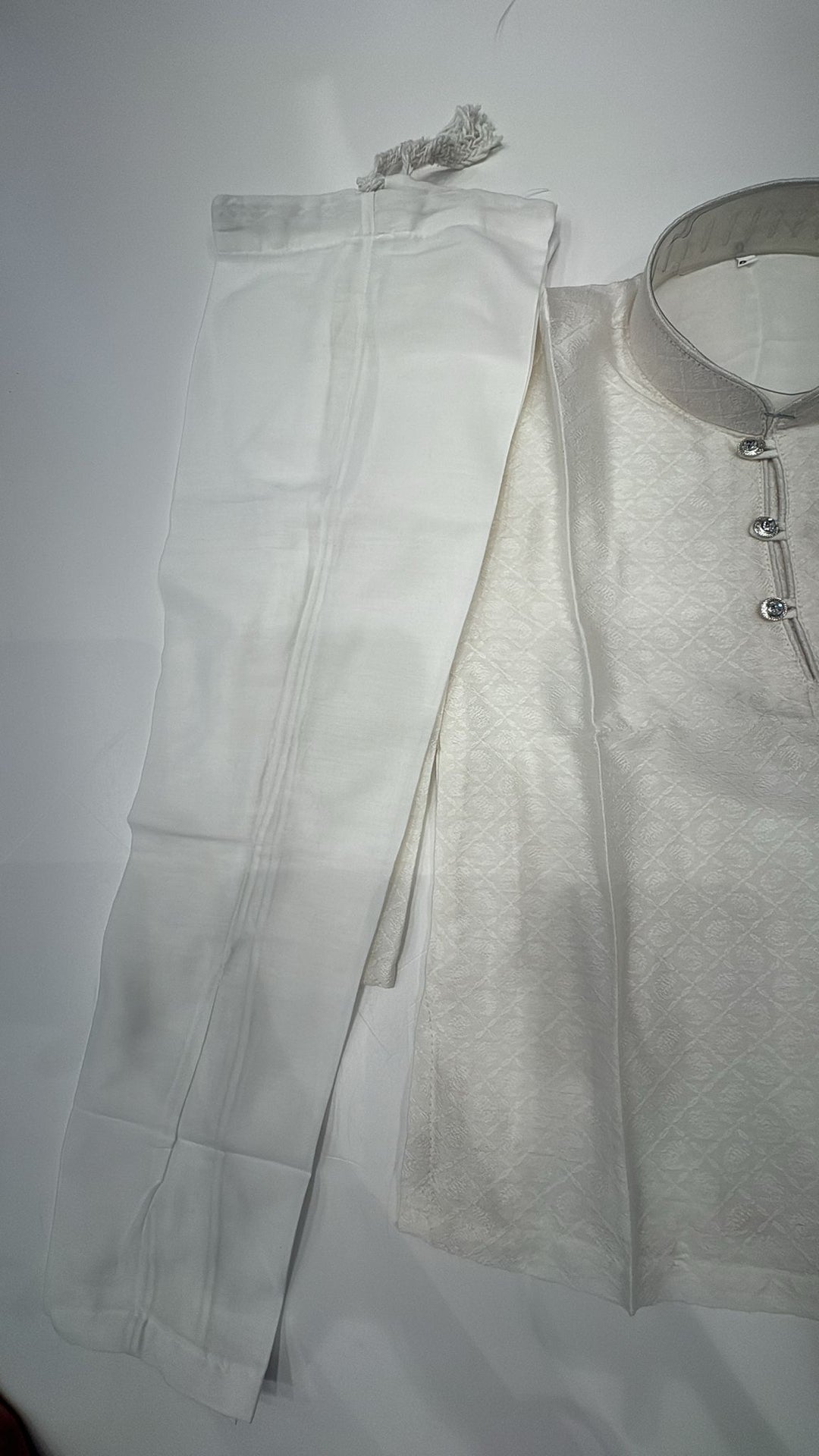 CK601a- White chikankari kameez set for Men and Boys