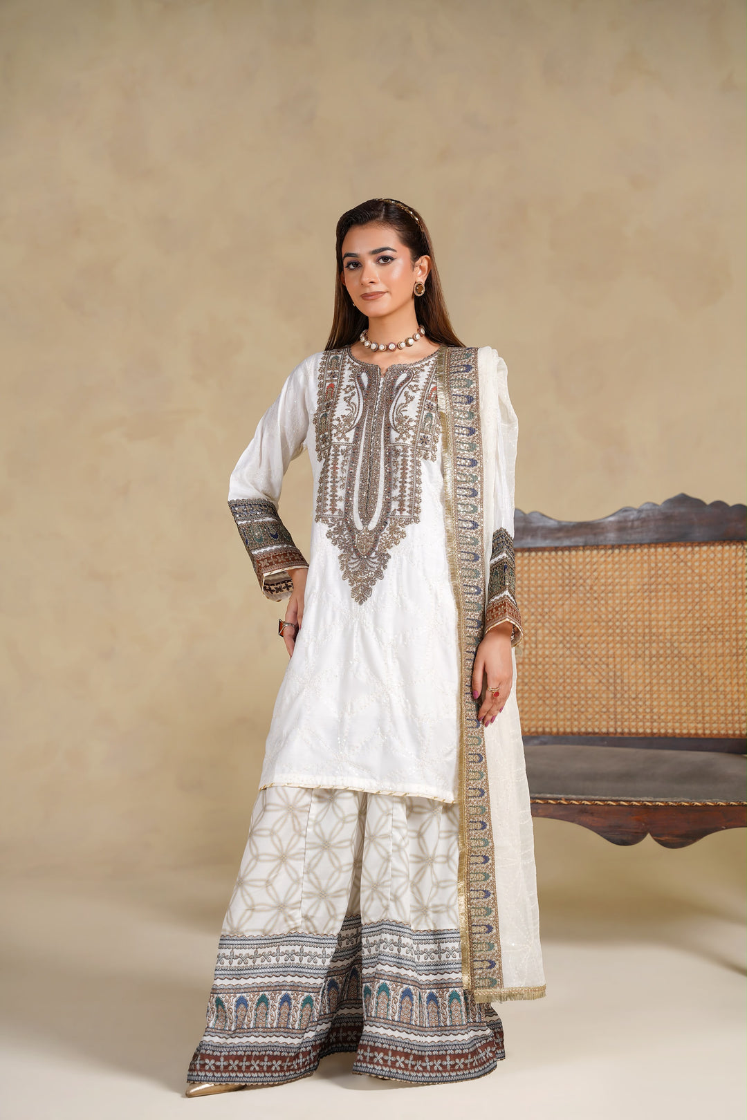 1121D - White Embroidered Pakistani Suit – Regal Festive Edit