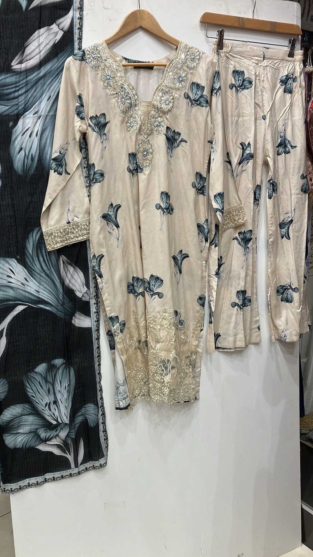 KB02 - EMBROIDERED LINEN PRINT 3 PIECE SUIT