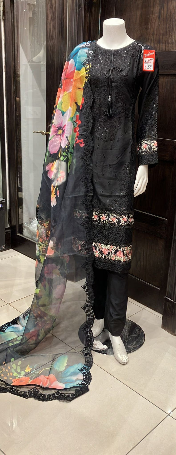 EMBROIDERED LINEN CHIKANKARI 3 PIECE SUIT 081E