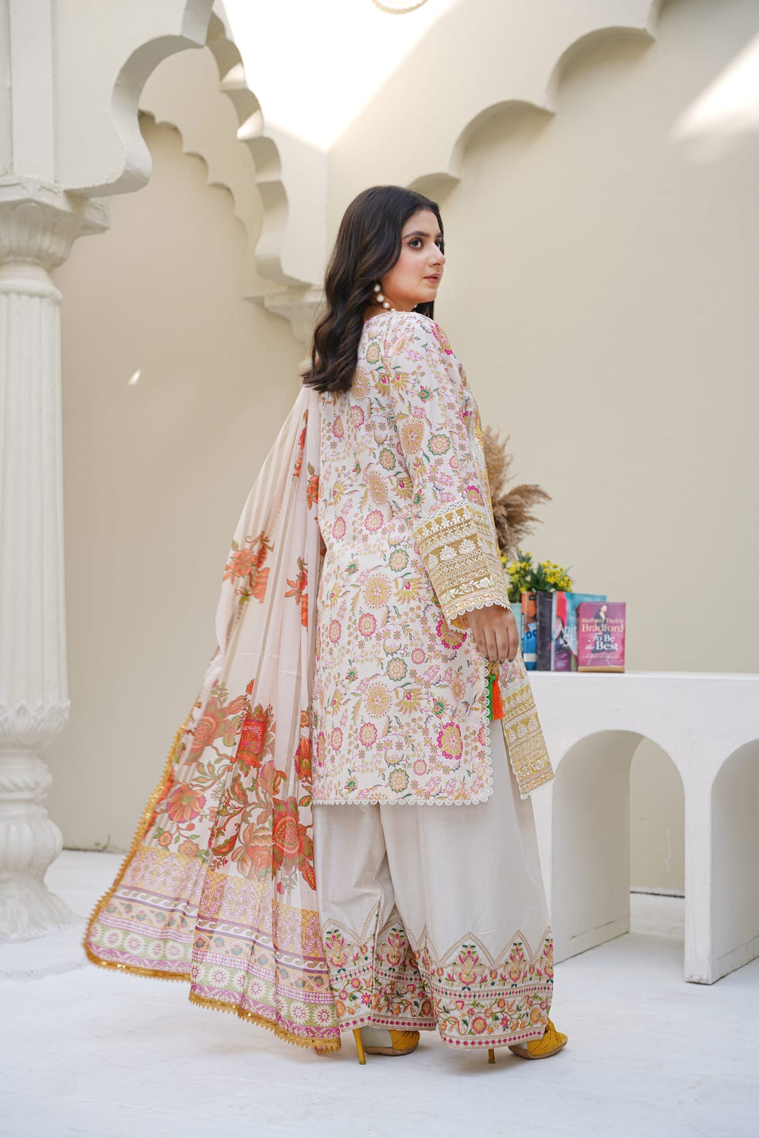 1161A - Embroidered Linen 3 Piece suit