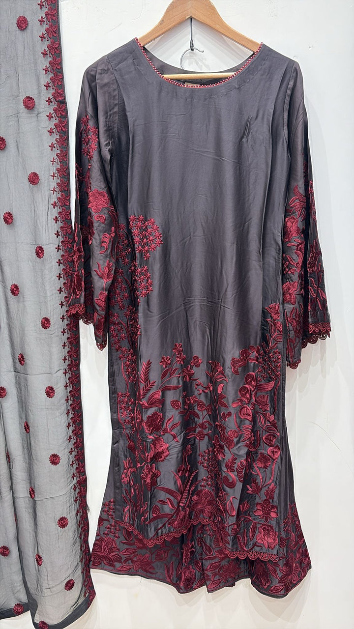 AG18A - AGHA NOOR EMBROIDERED SILK 3 PIECE SUIT