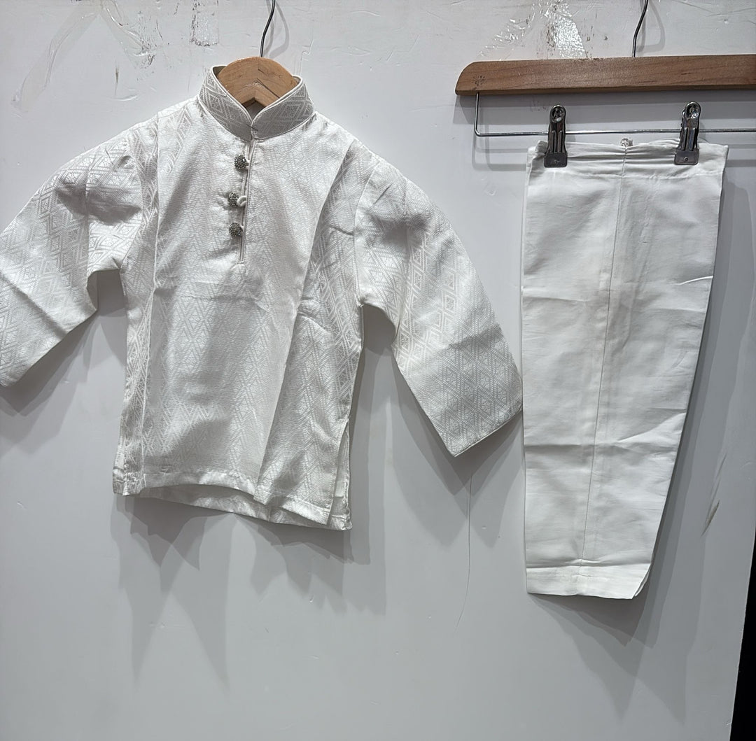 CK602A- White chikankari kameez set for Men and Boy