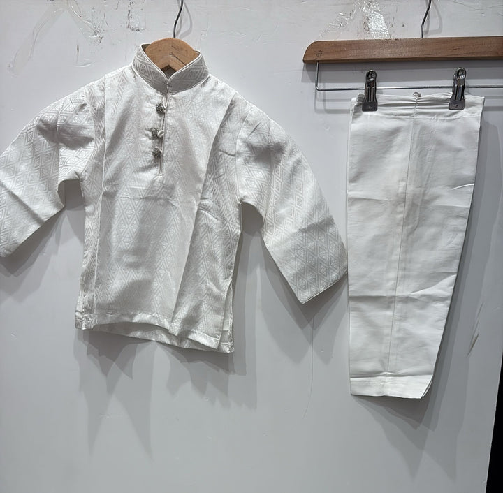 CK602A- White chikankari kameez set for Men and Boy