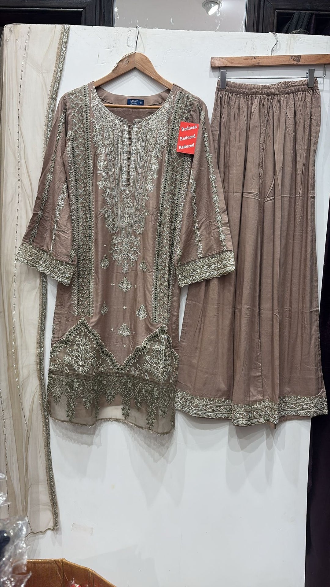 1151c - Embroidered Linen 3 Piece suit