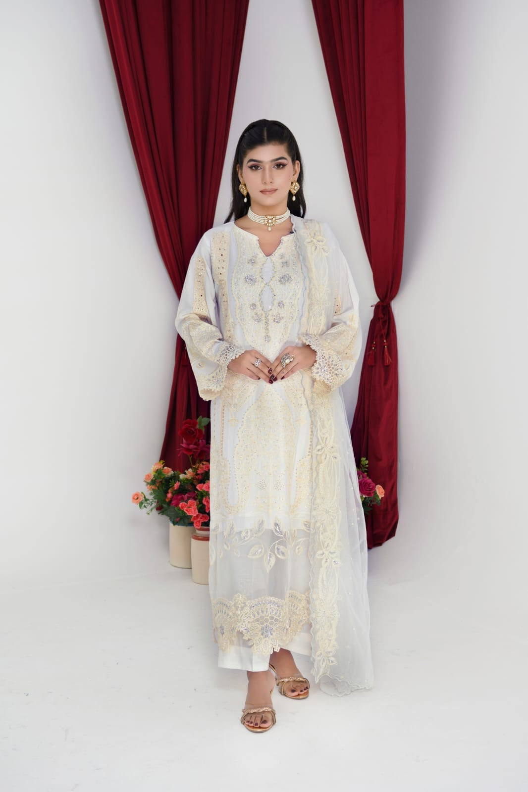 1147B - Embroidered Linen 3 Piece suit