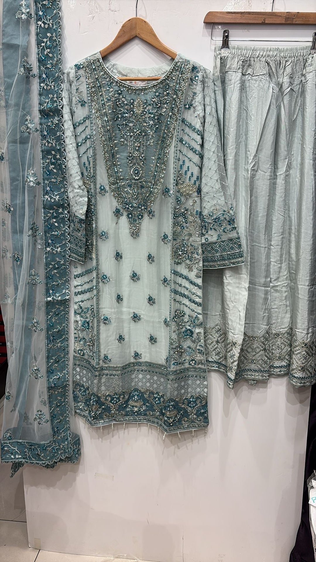 352A- CHIFFON EMBROIDERED 3 PIECE SUIT