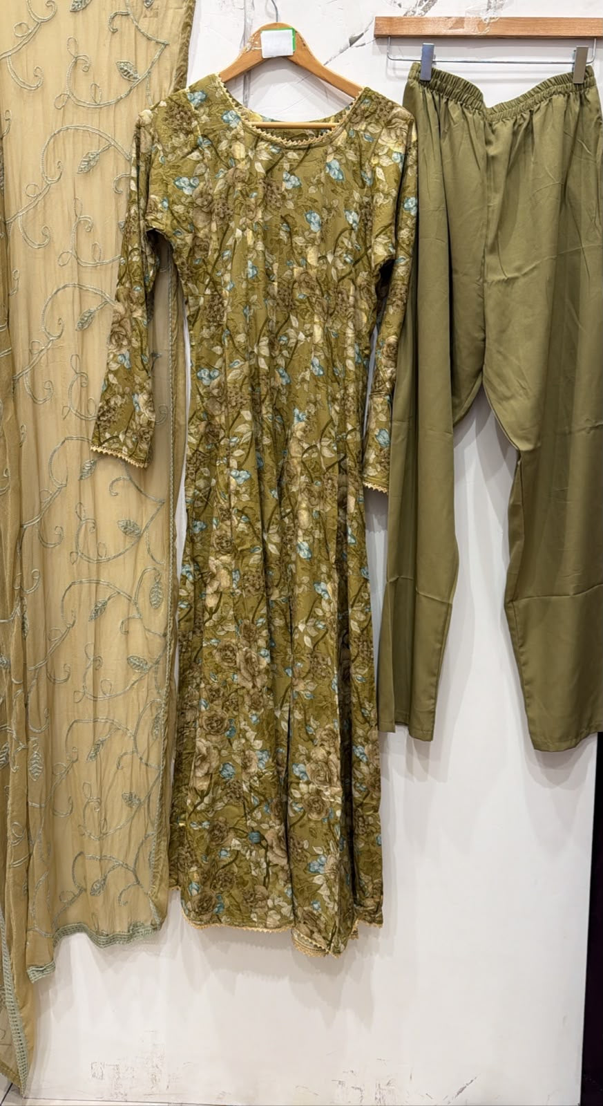 GS04 - Green Floral Cotton Long Dress 3-Piece Pakistani suit