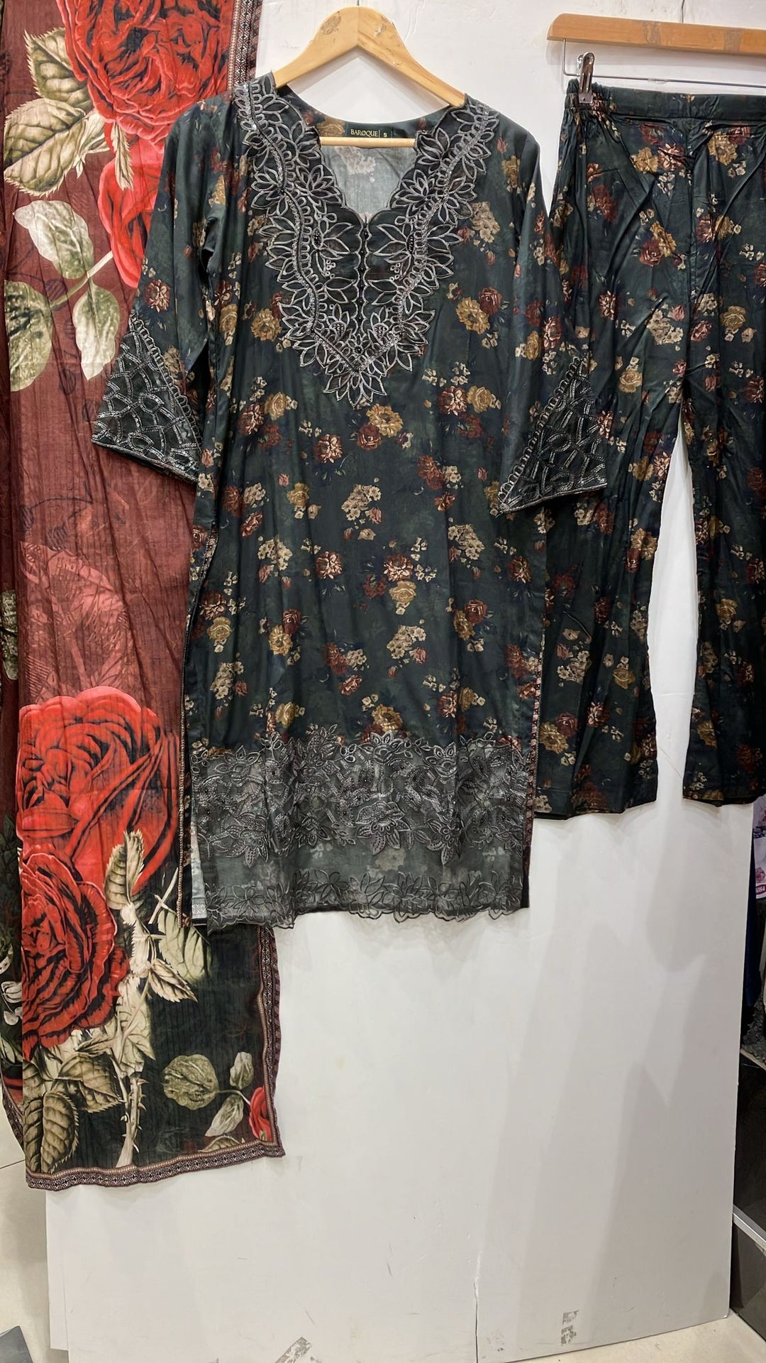 KB04 - EMBROIDERED LINEN PRINT 3 PIECE SUIT