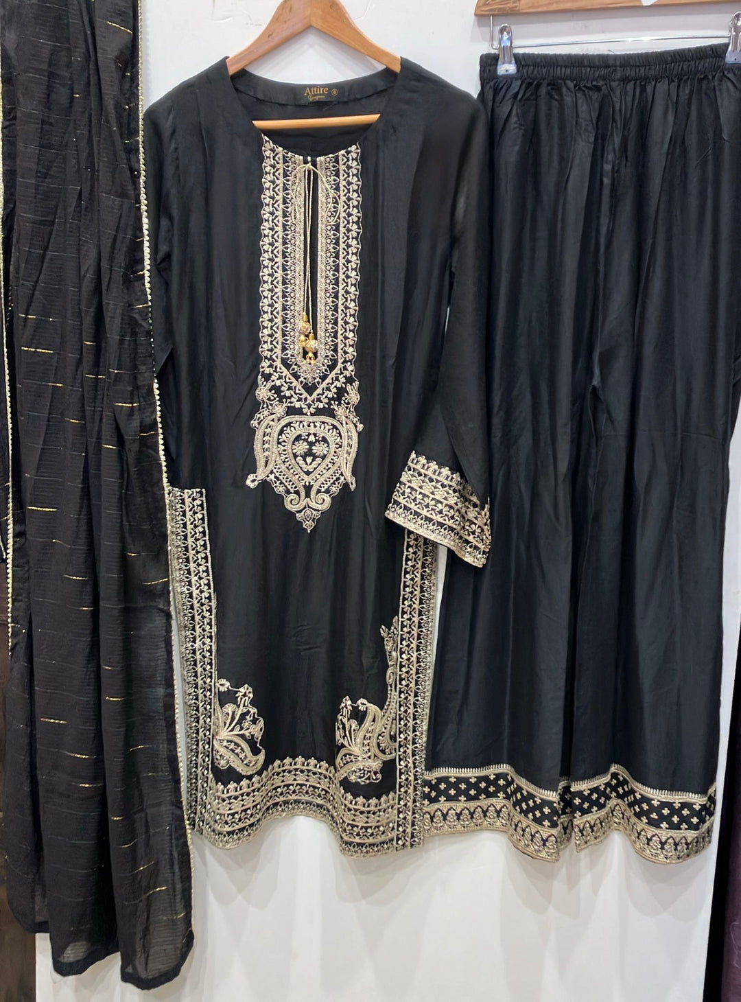 1176B - BLACK LINEN EMBROIDERED 3 PIECE SUIT