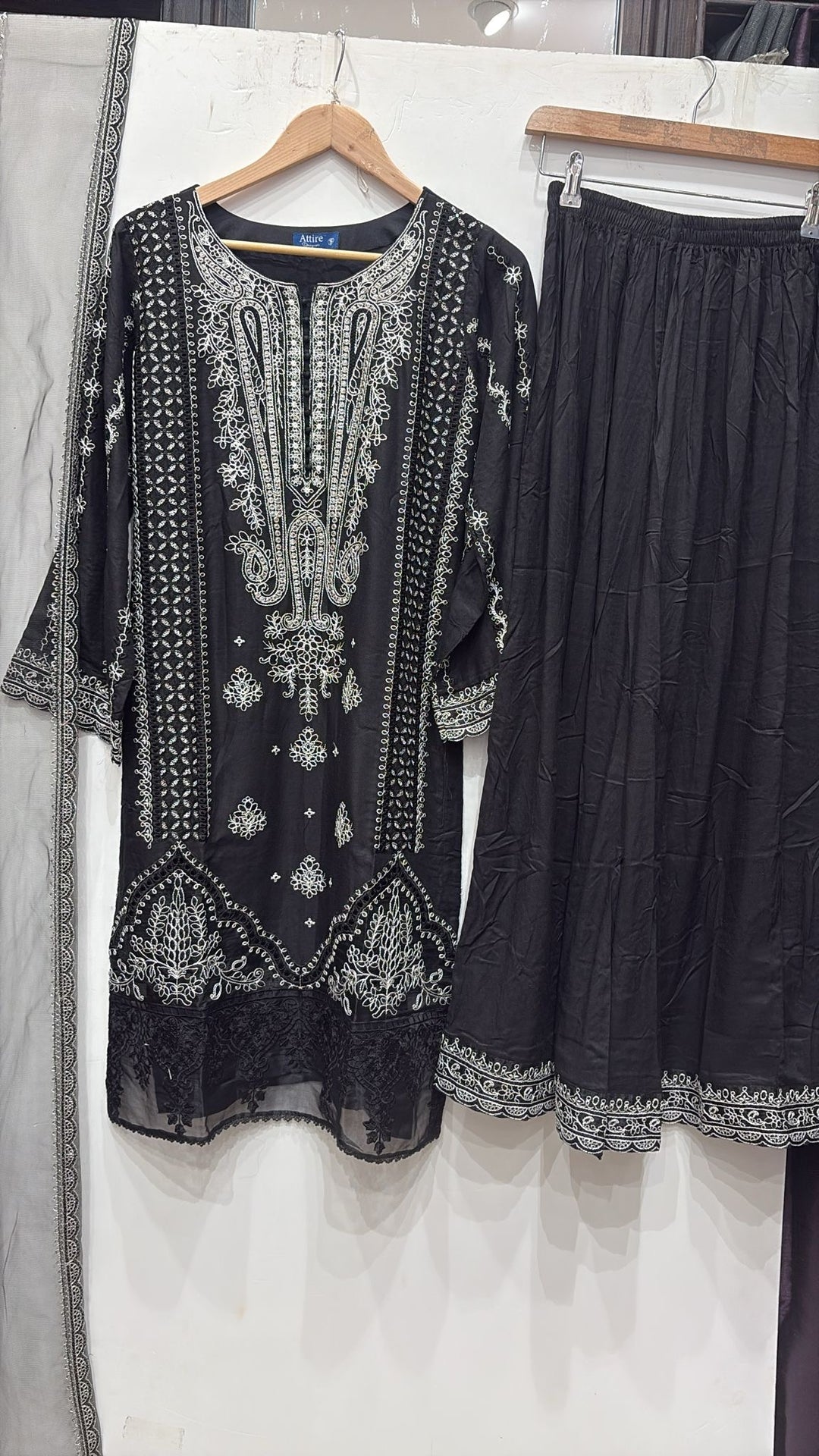 1151A - Black Embroidered Linen 3 Piece suit