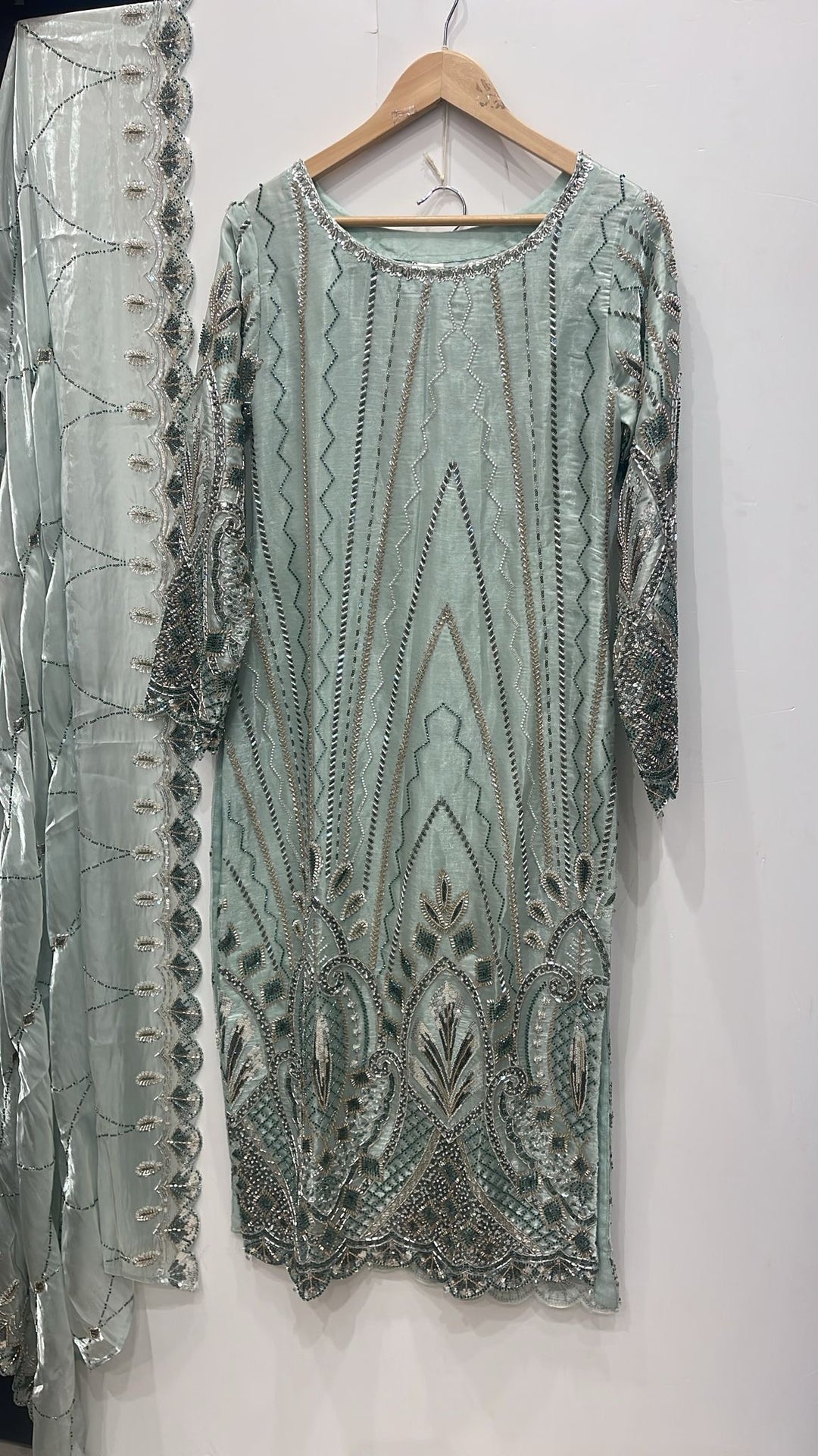 387B - LIGHT GREEN EMBROIDERED SILK SUIT
