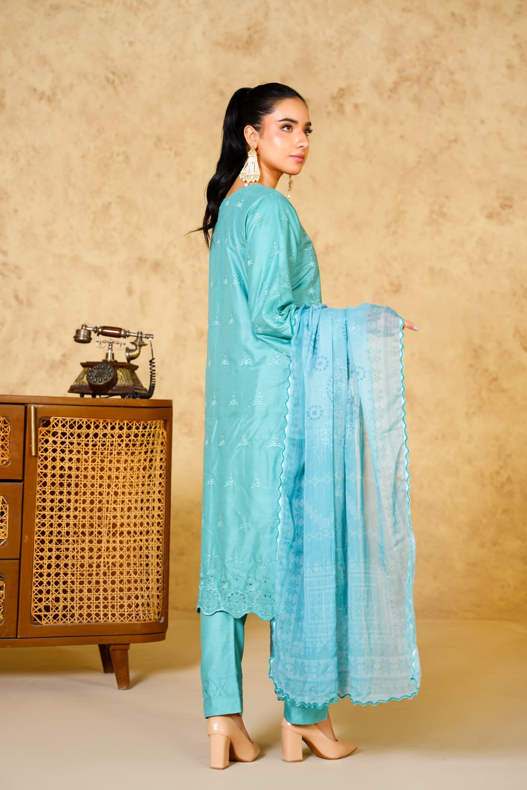 1167A - LIGHT BLUE LINEN CHIKANKARI 3 PIECE SUIT