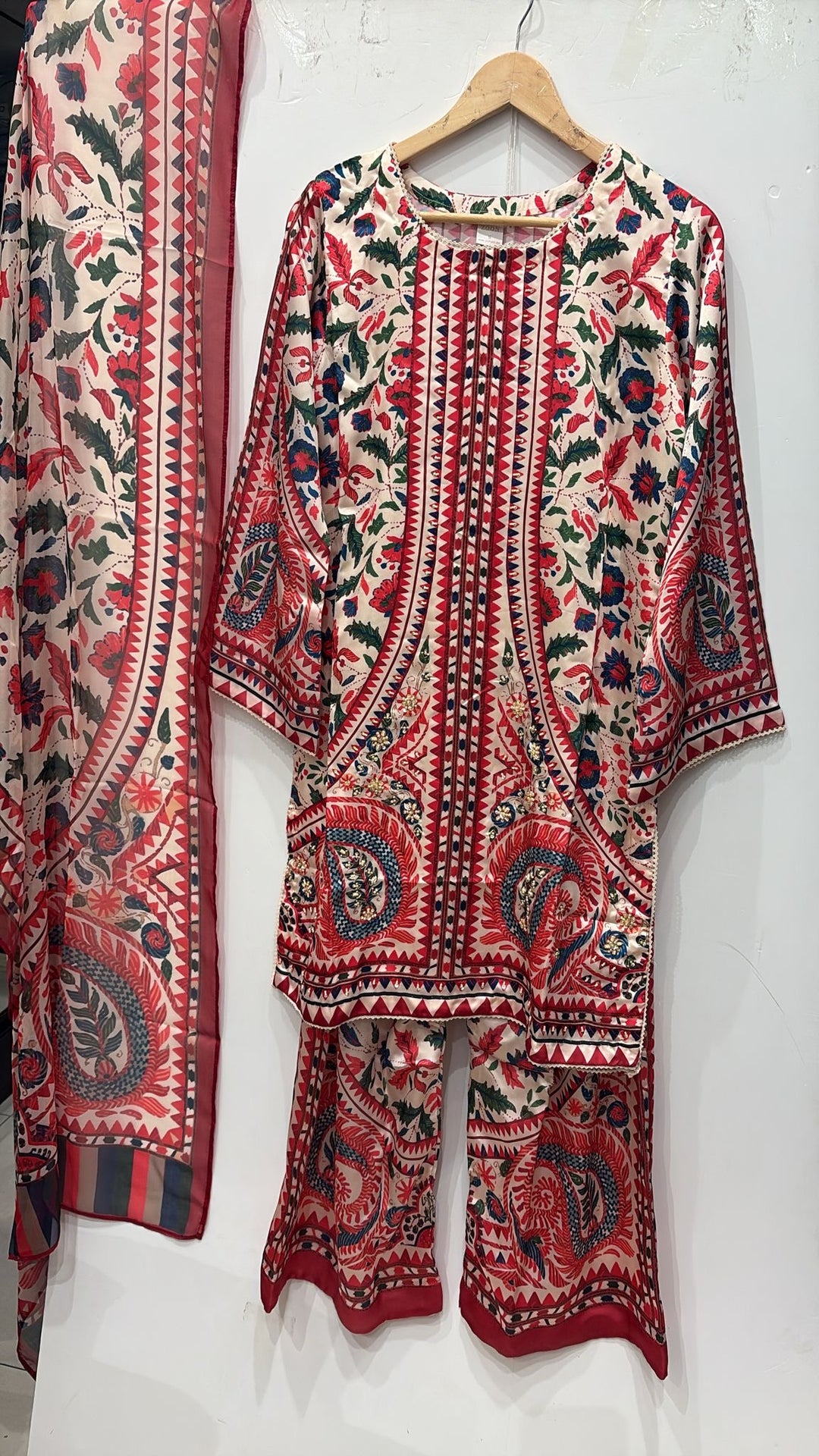 TSH10- EMBELLISHED SILK PRINT 3 PIECE SUIT