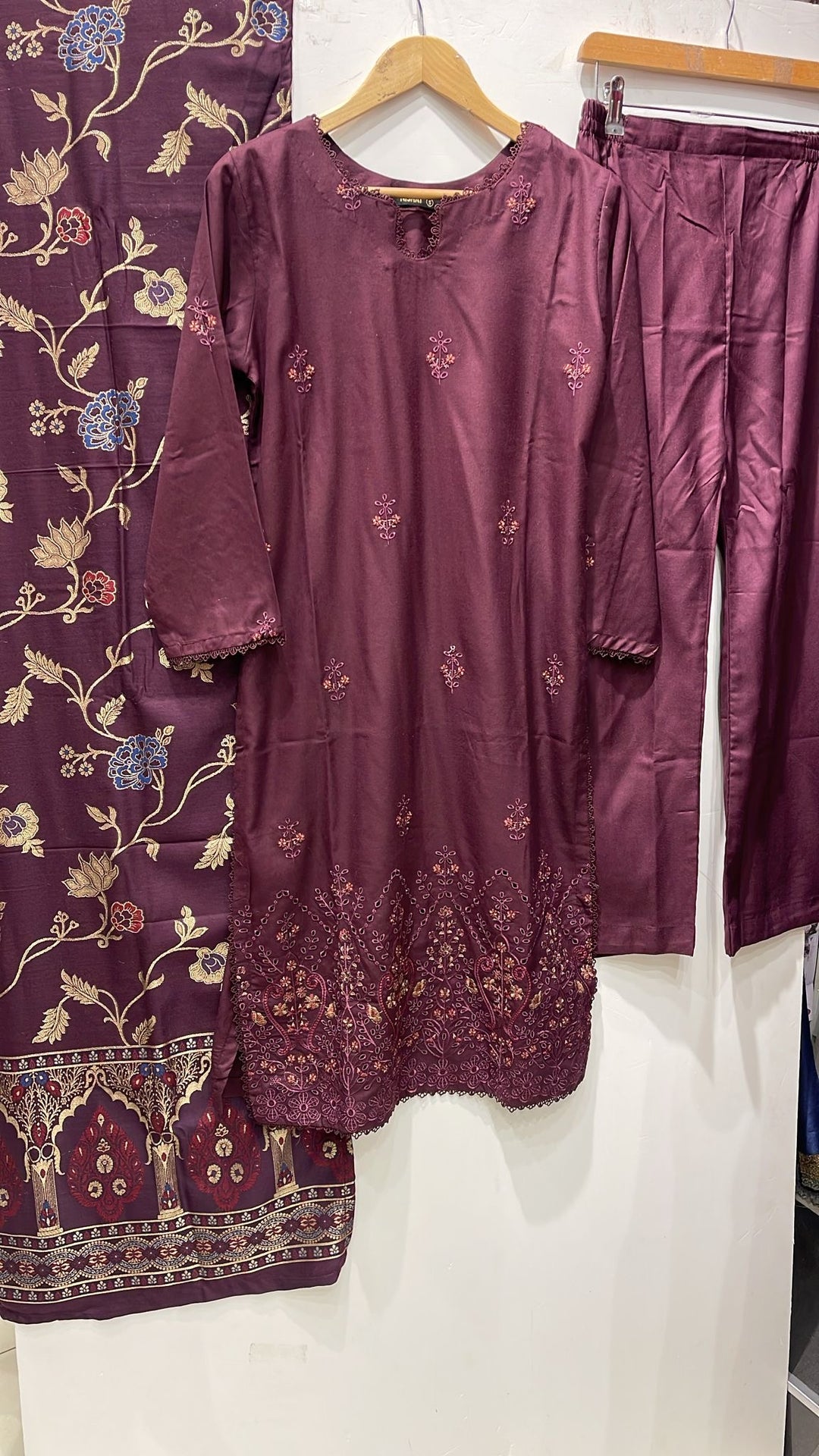 GF05 - PURPLE DHANAK LINEN EMBROIDERED SUIT